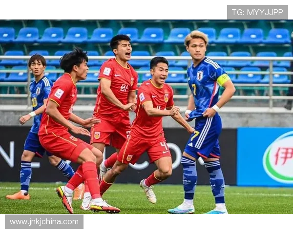 中国男足逆转取胜展现顽强斗志年轻球员闪耀全场引发热议
