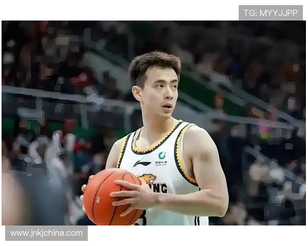 中国篮球队备战世界杯决赛 前锋赵继伟伤势恢复迅速有望首发出战