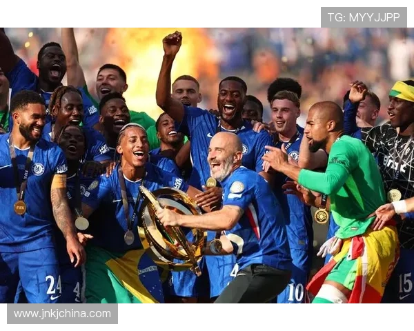 博尔顿俱乐部历史辉煌与重生之路：从英超梦想到挑战新高峰