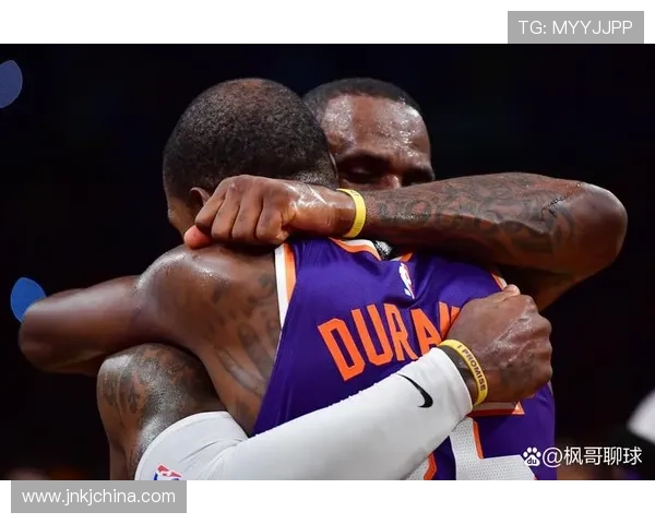 詹姆斯复出带领湖人逆转取胜 杜兰特领衔太阳迎来赛季首胜