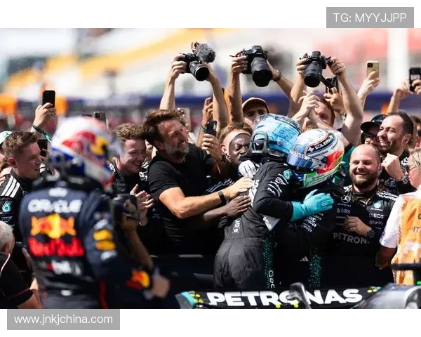 F1赛季关键分站掀起争冠风暴车队策略与车手状态成焦点新局面