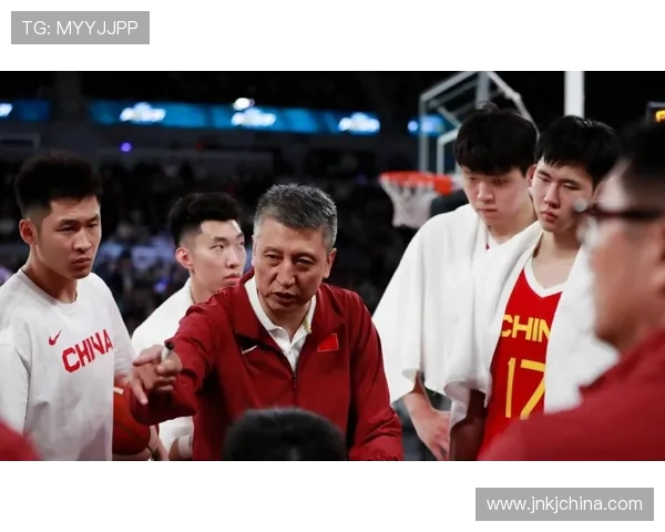 中国篮球队全员出战热身赛备战世界杯，实力提升引发球迷热议