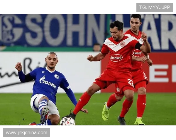 新赛季足球焦点战频现豪门博弈联赛格局或迎重大变化多方角逐引热议