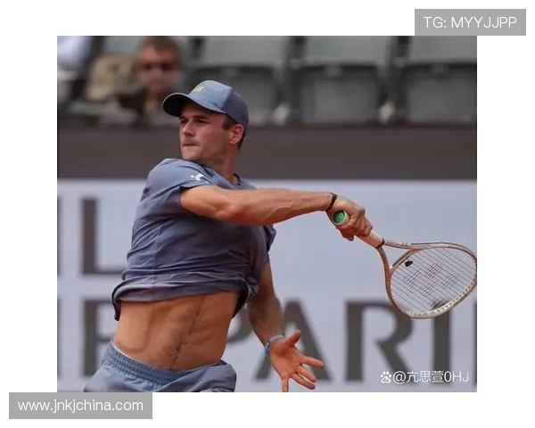 网球赛季回顾：顶级选手争夺战激烈演绎新篇章