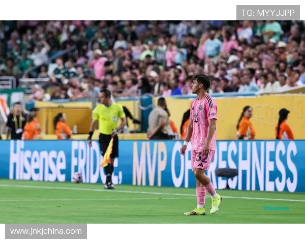 赛季关键战频现网坛新势力老将争锋引爆全球球迷持续热议与期待